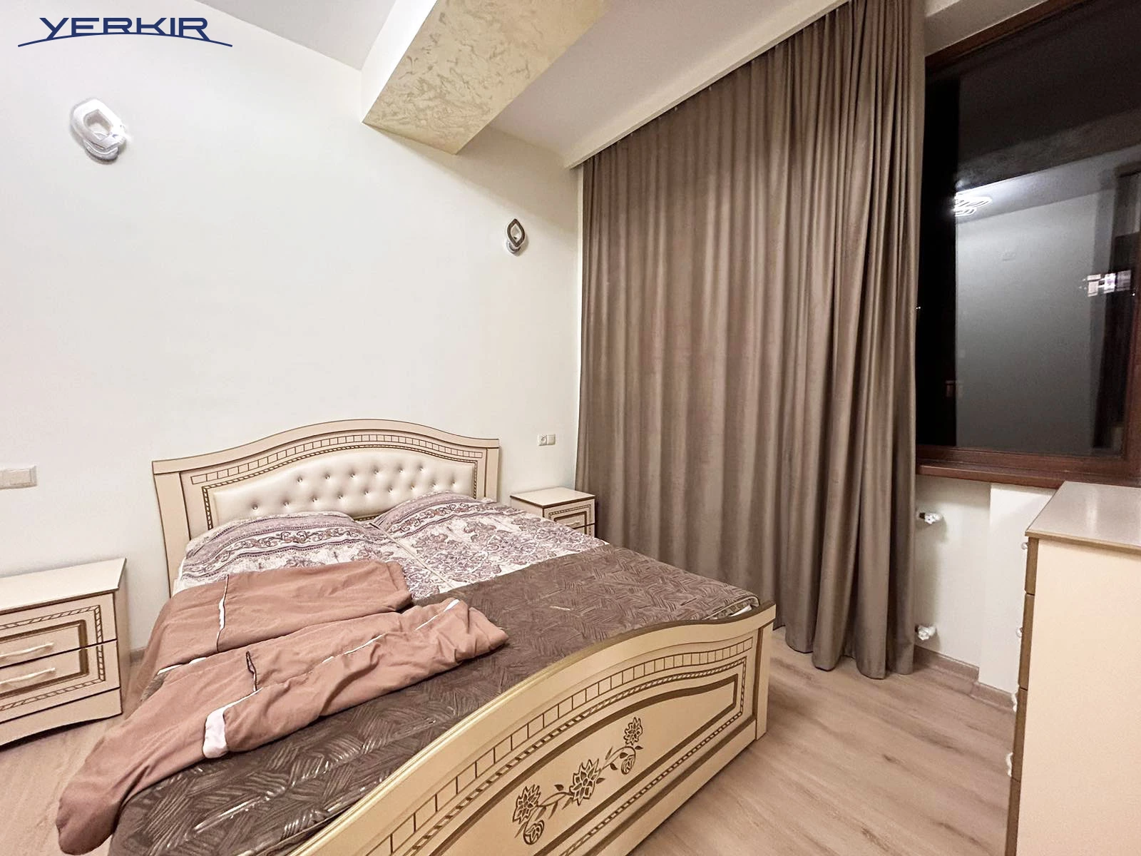Apartments Code: 5+214365