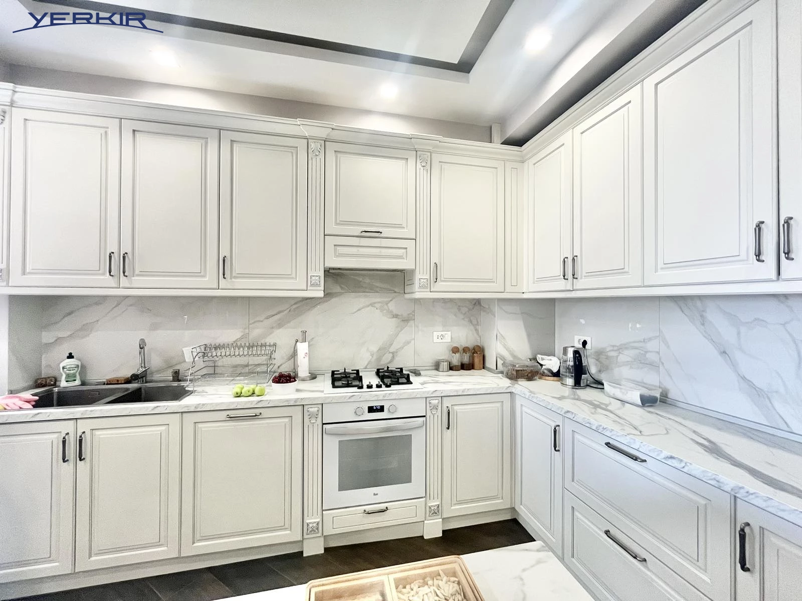 Apartments Code: 9+4260538