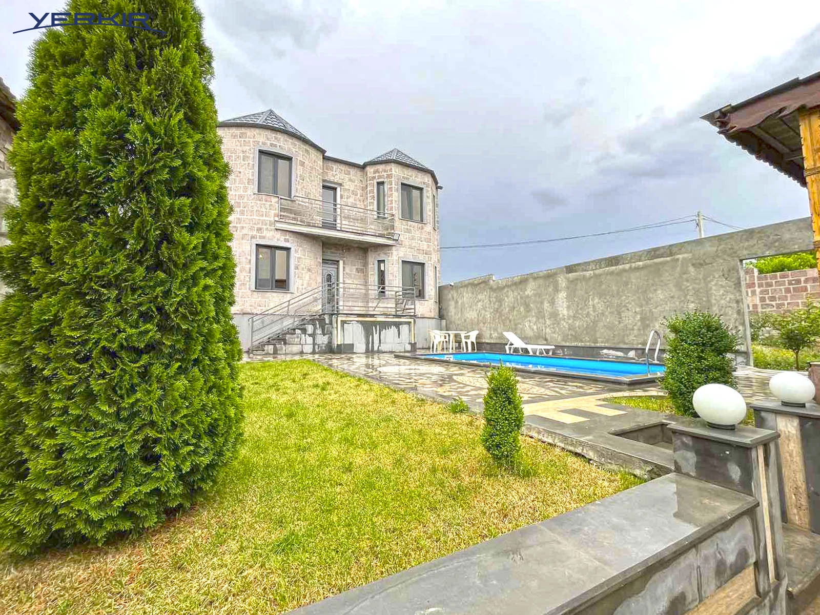 Առանձնատներ Կոդ` 3+511059