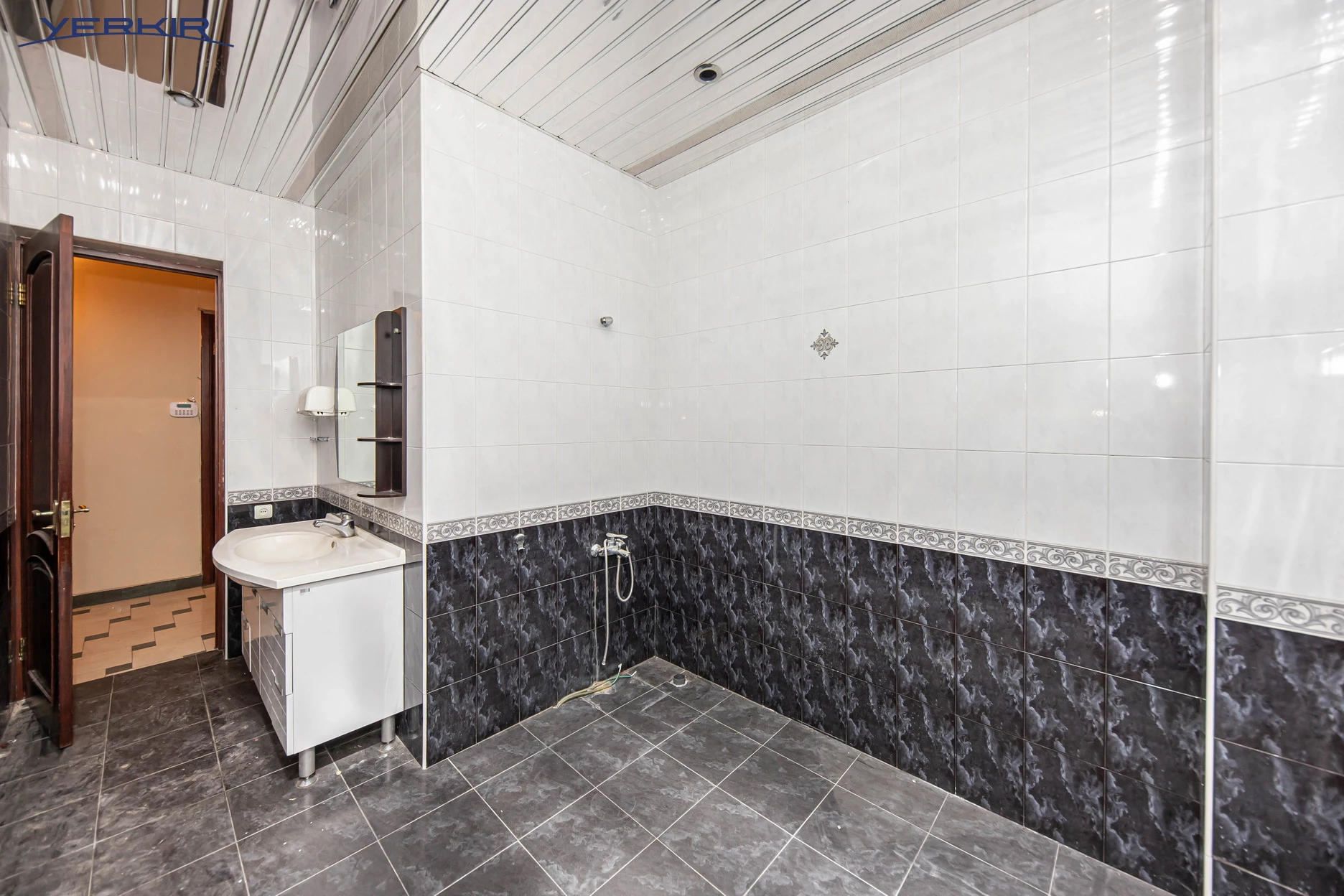 Houses Code: 3+513404