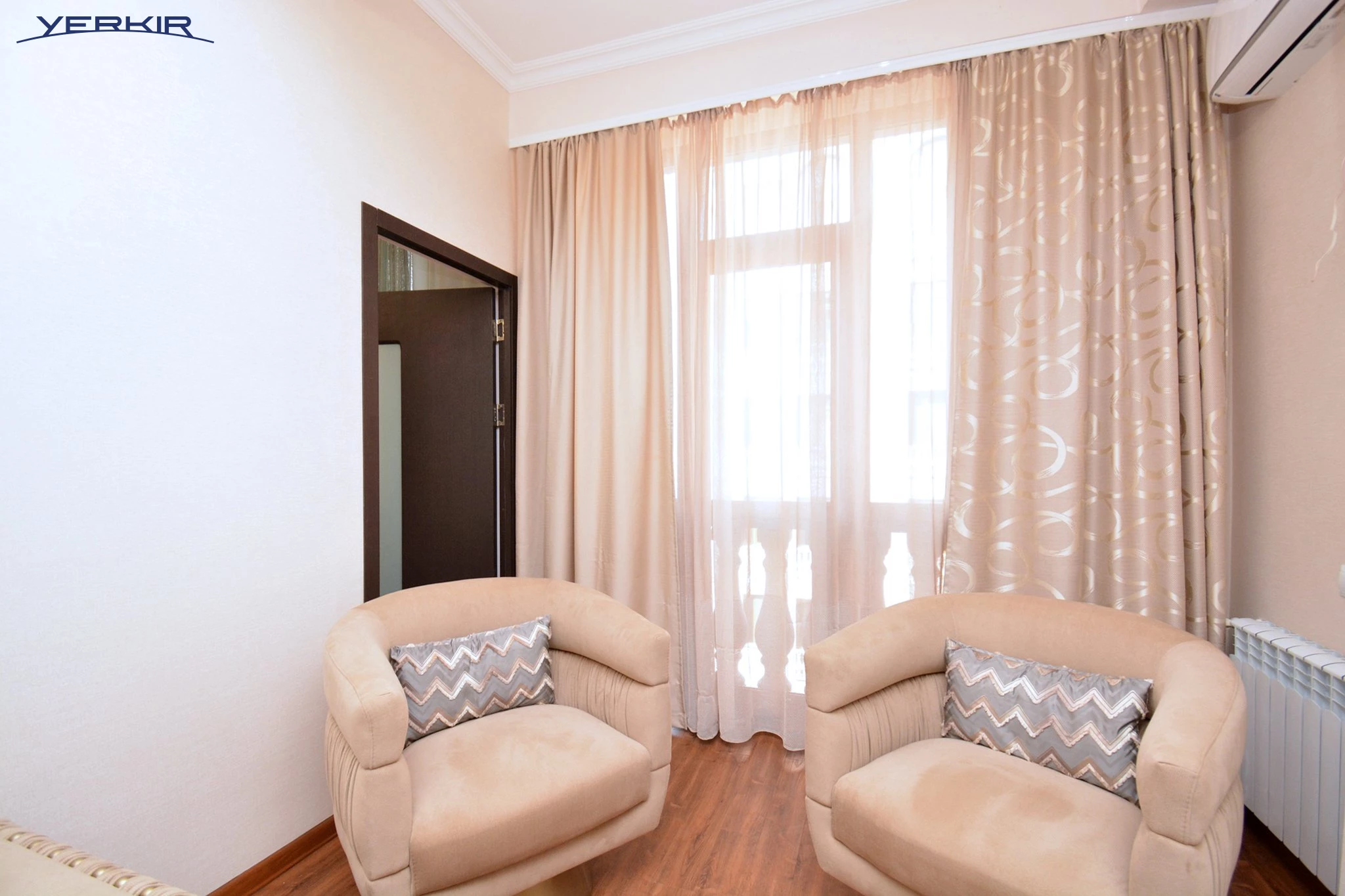 Apartments Code: 9+218265