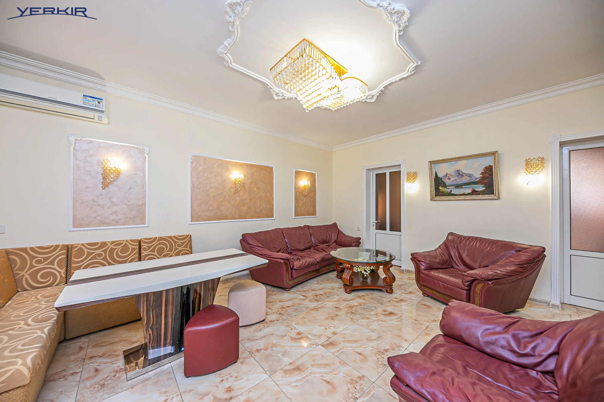 Apartments Code: 5+418984