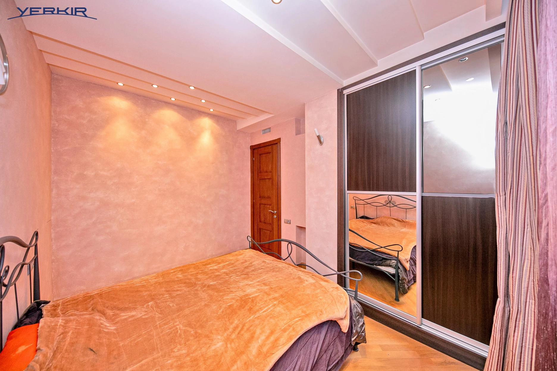 Apartments Code: 1+416145