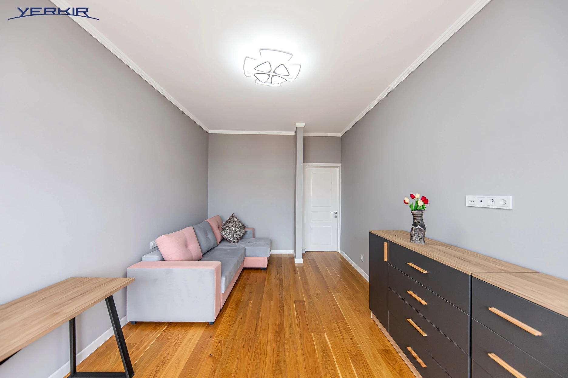 Բնակարաններ Կոդ` 5+313070