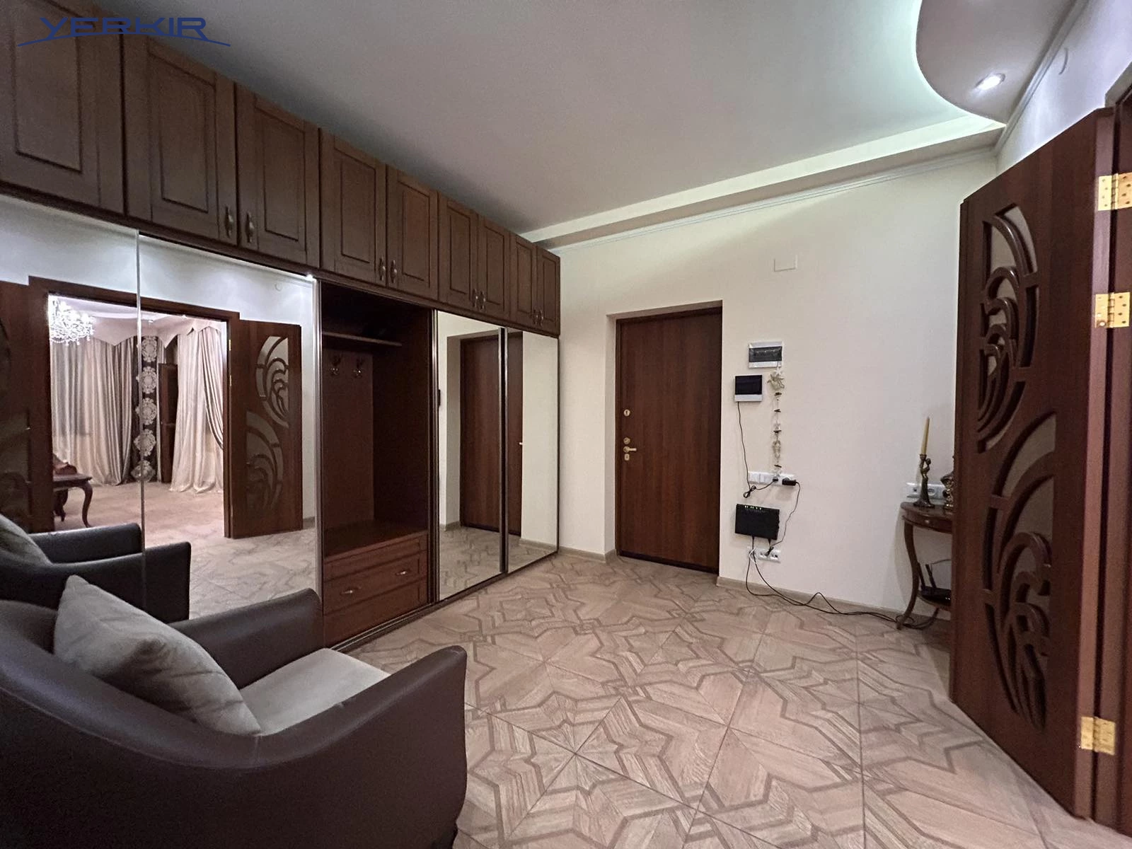 Apartments Code: 5+417295