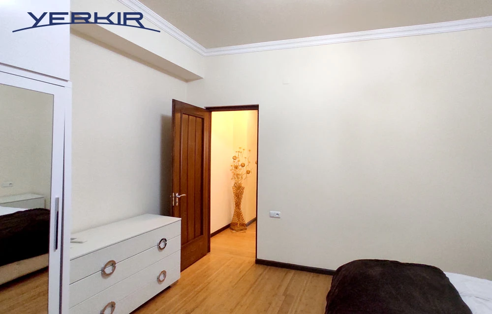 Բնակարաններ Կոդ` 10+305190