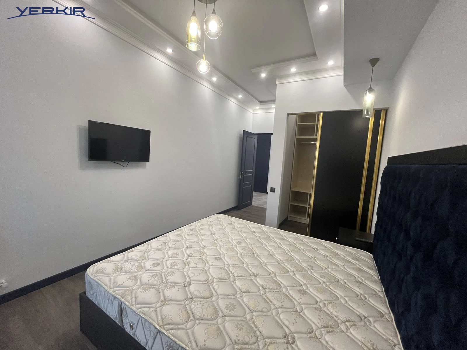 Квартиры Код 5+2400348