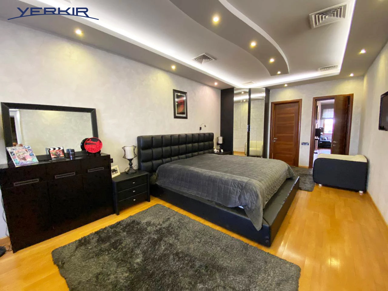 Apartments Code: 9+816390