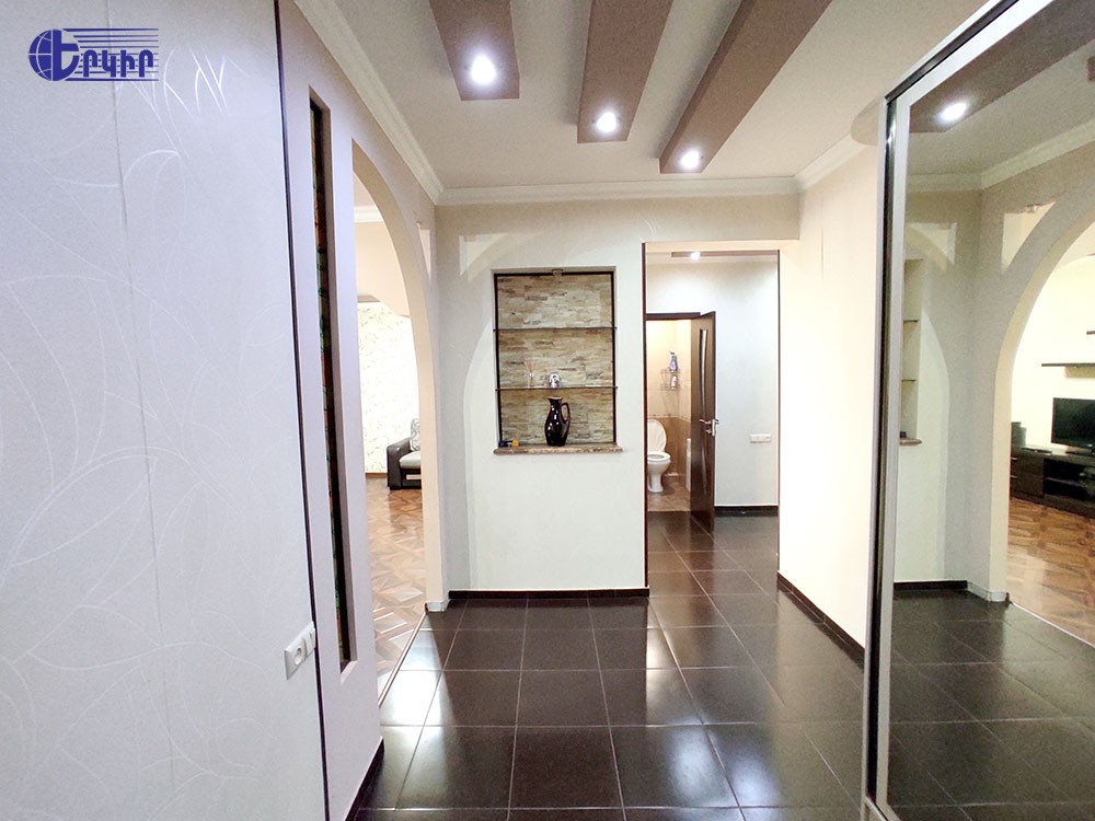 Բնակարաններ Կոդ` 10+32043