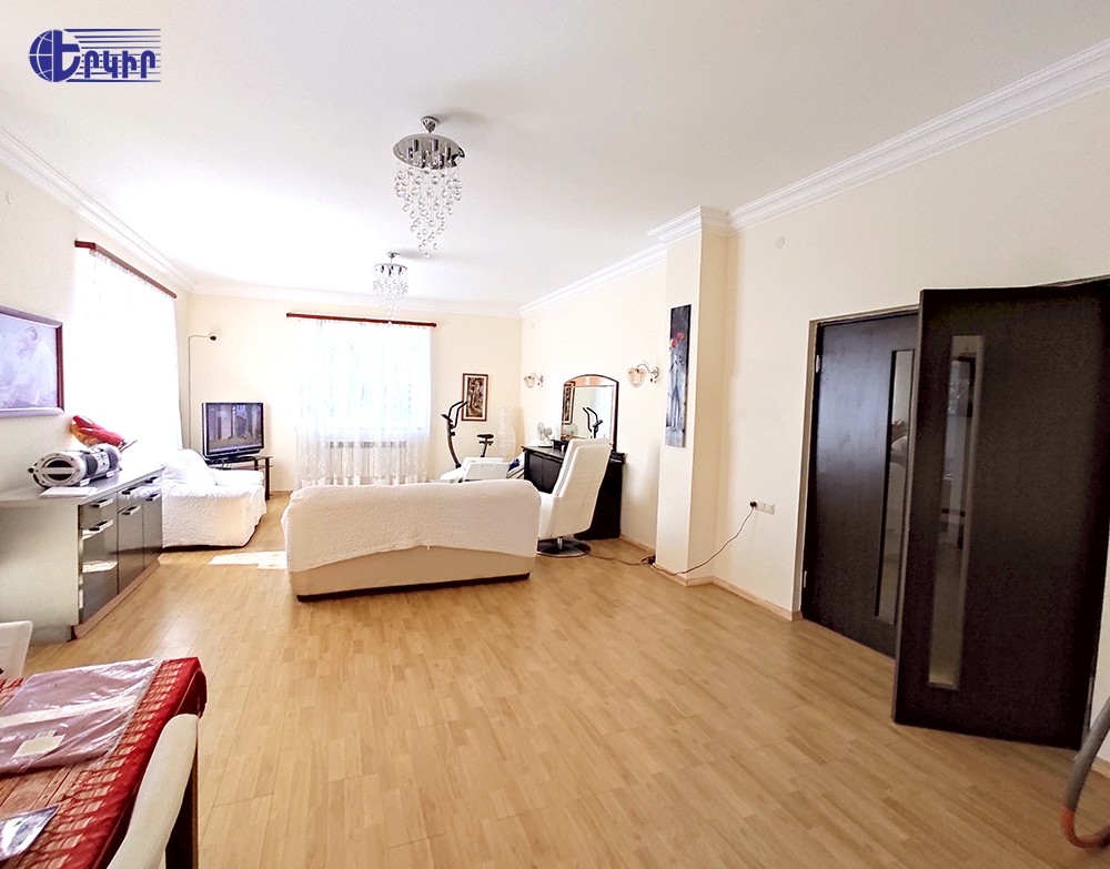 Houses Code: 8+50805