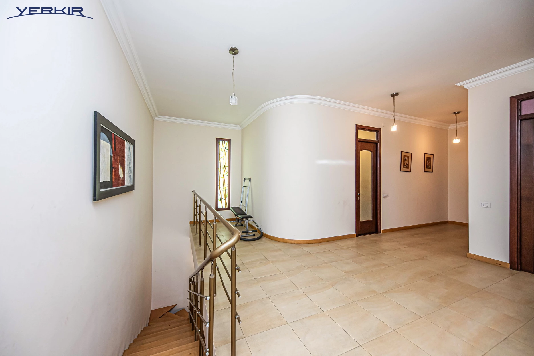 Apartments Code: 7+415049