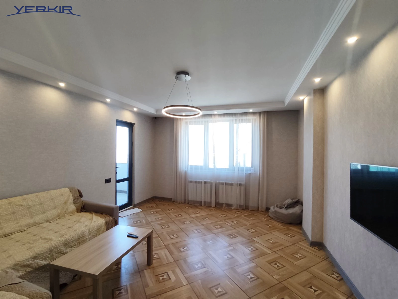 Apartments Code: 9+216336