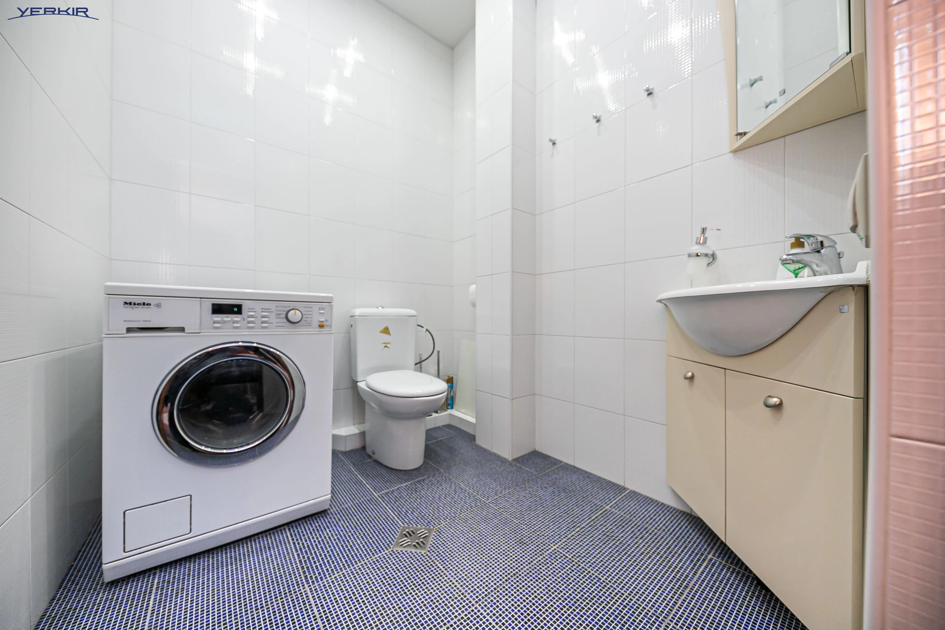 Apartments Code: 5+420265