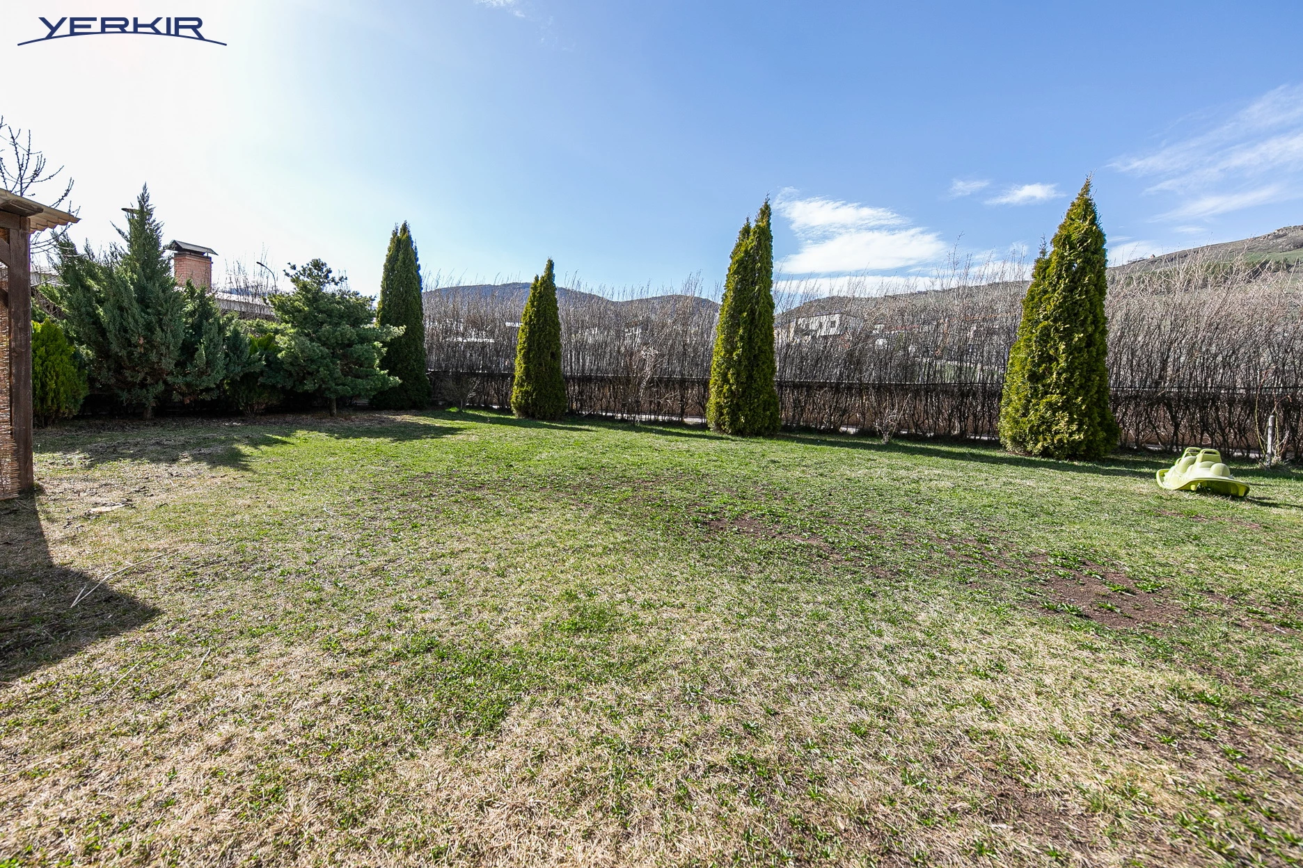 Առանձնատներ Կոդ` 5+517529