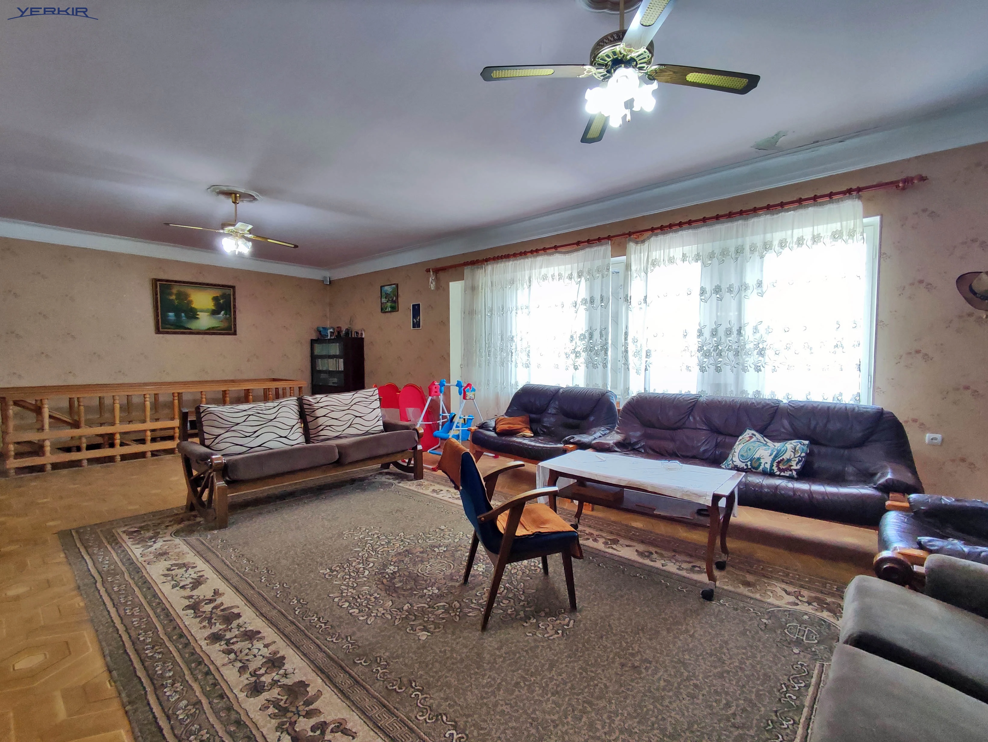 Առանձնատներ Կոդ` 4+511037