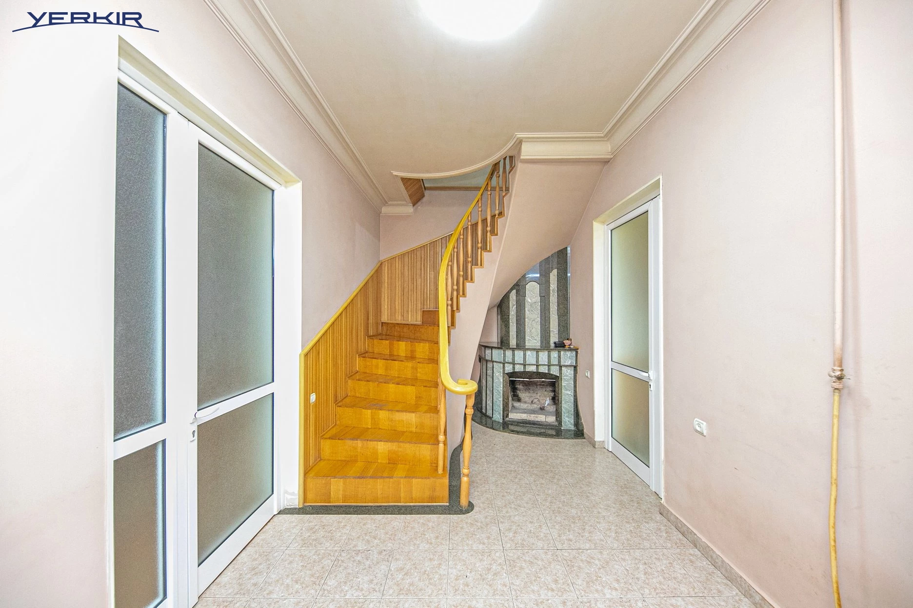 Առանձնատներ Կոդ` 8+518044