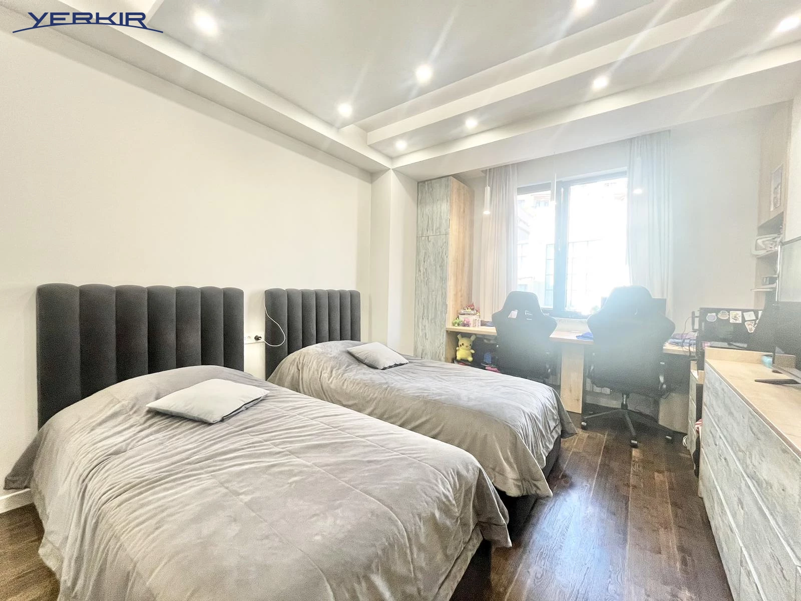 Apartments Code: 9+4260538