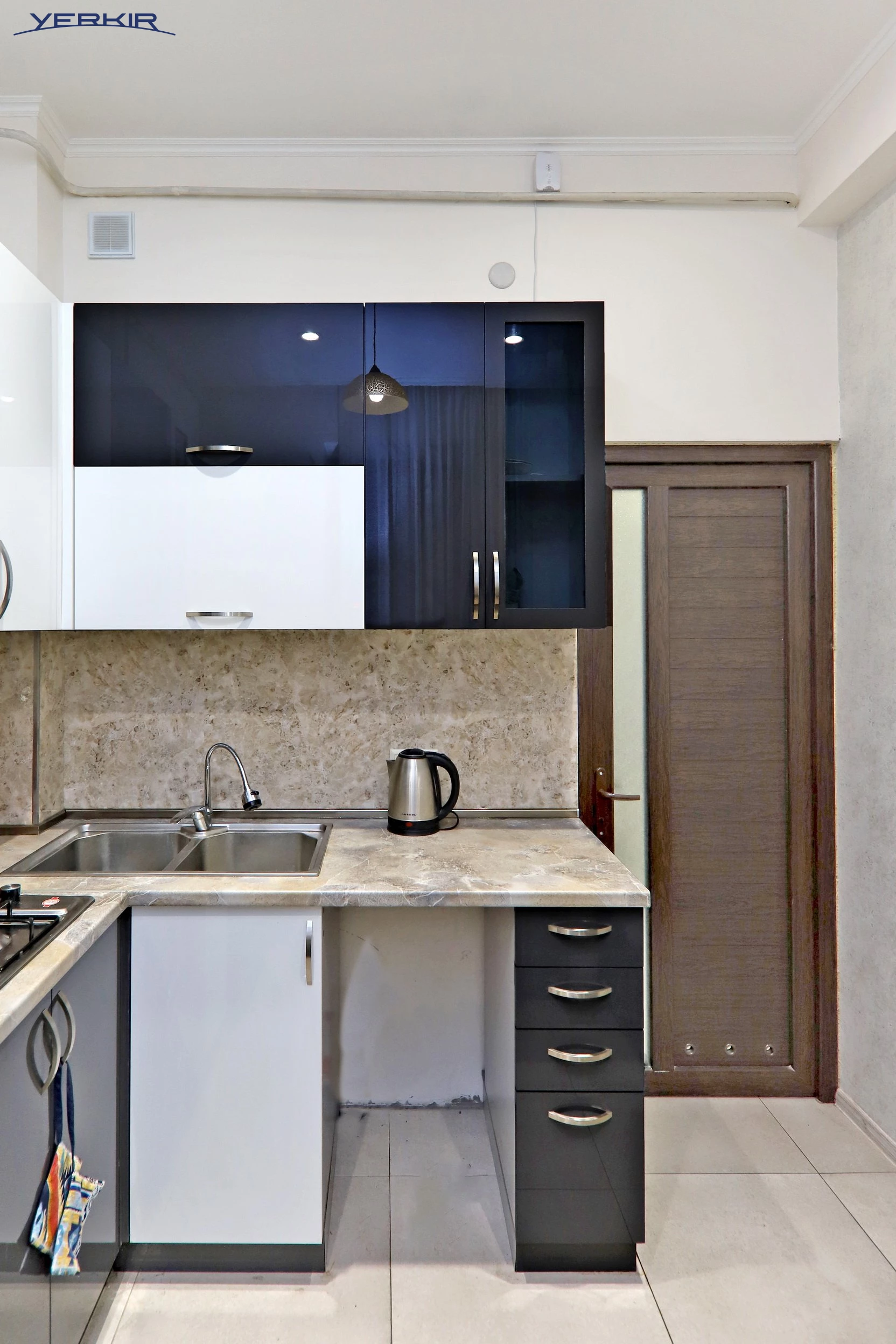 Apartments Code: 8+209866