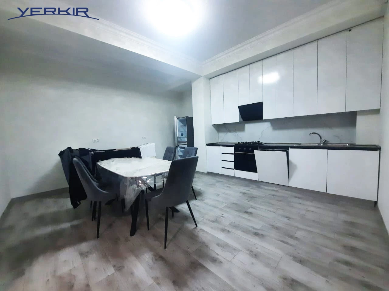 Apartments Code: 5+414837