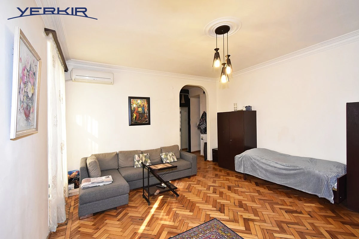 Apartments Code: 5+116434