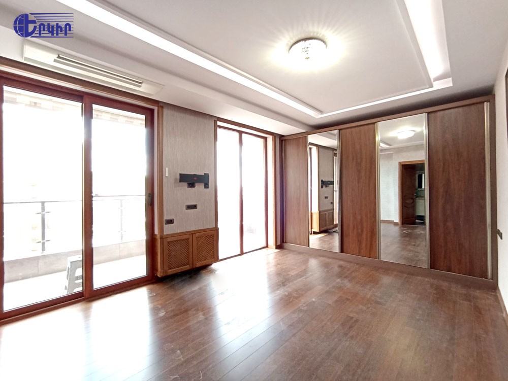 Apartments Code: 10+402741