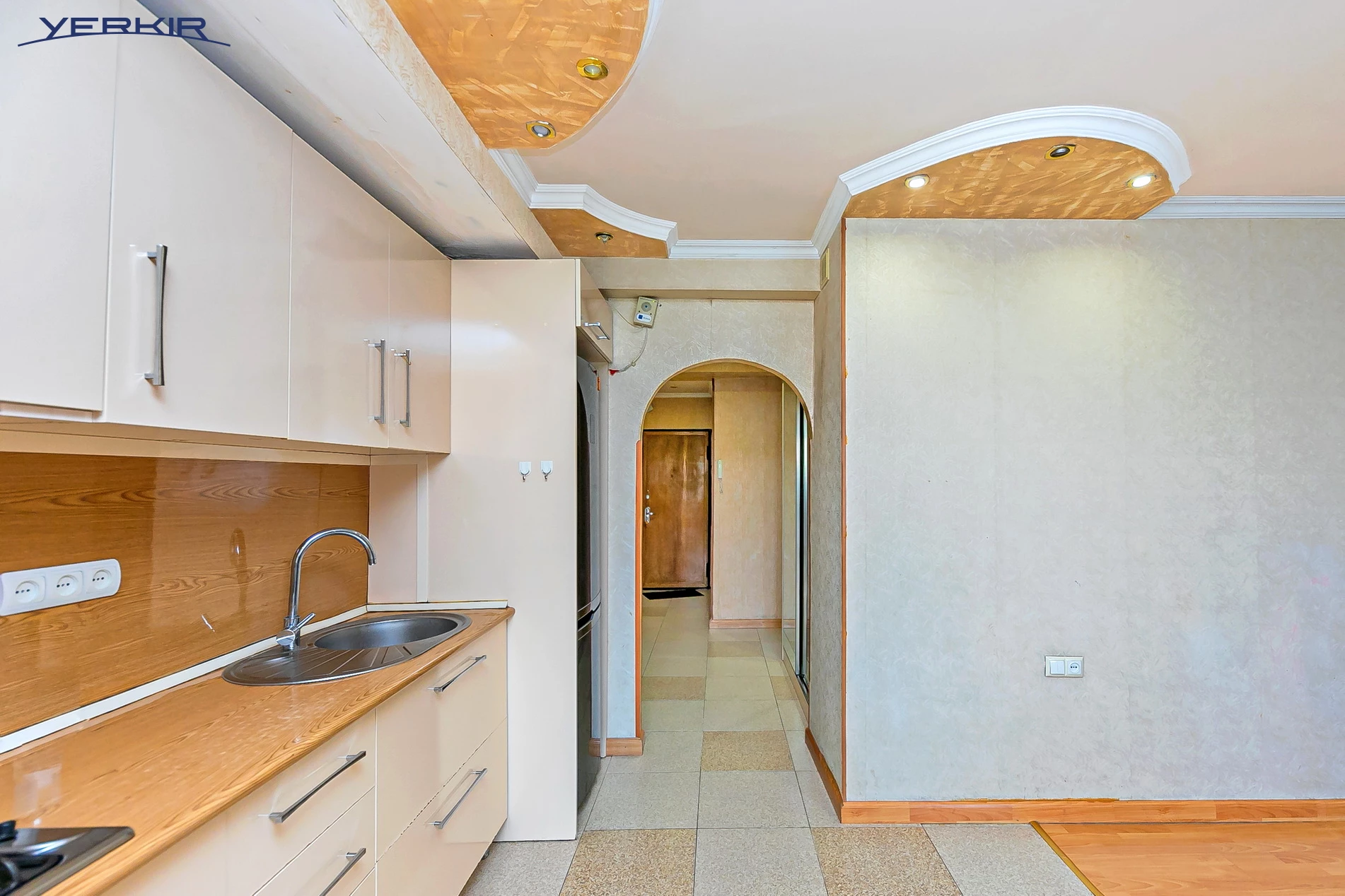 Apartments Code: 5+218964