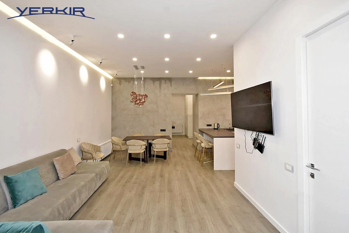 Apartments Code: 5+214833