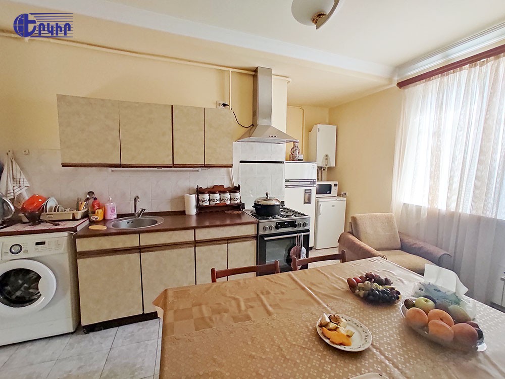 Առանձնատներ Կոդ` 3+51641