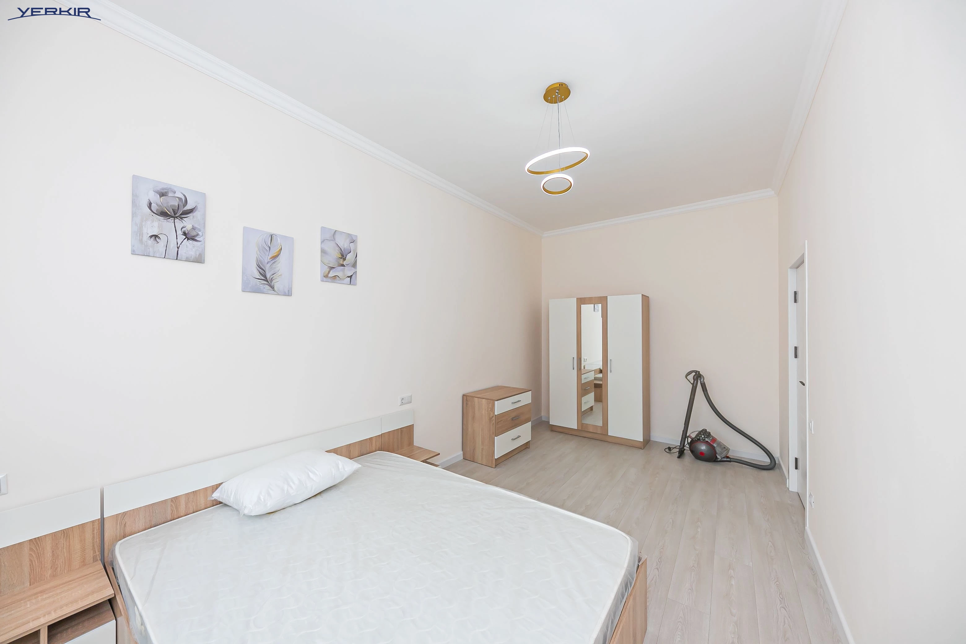 Apartments Code: 9+220480