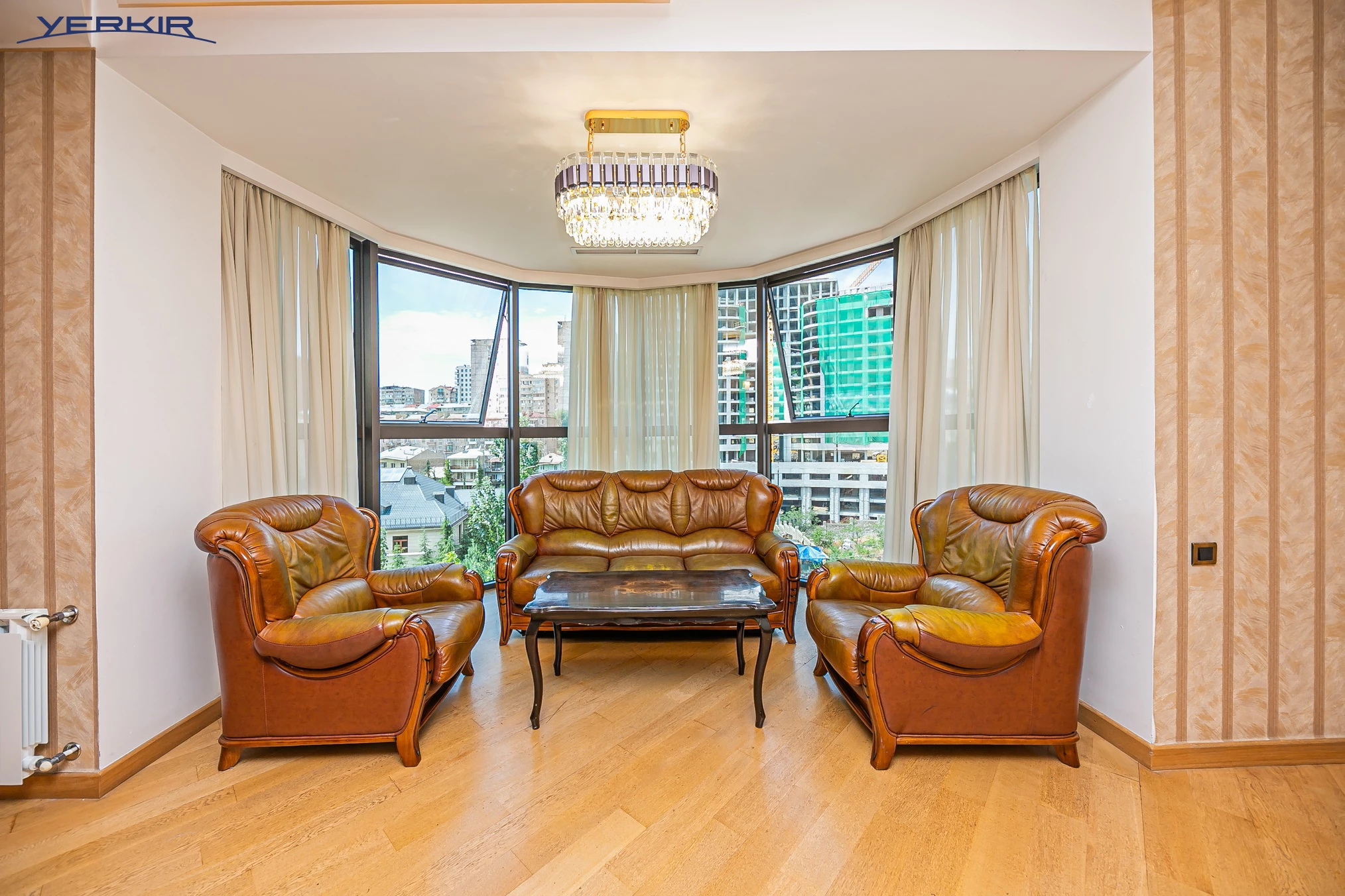 Apartments Code: 10+418702