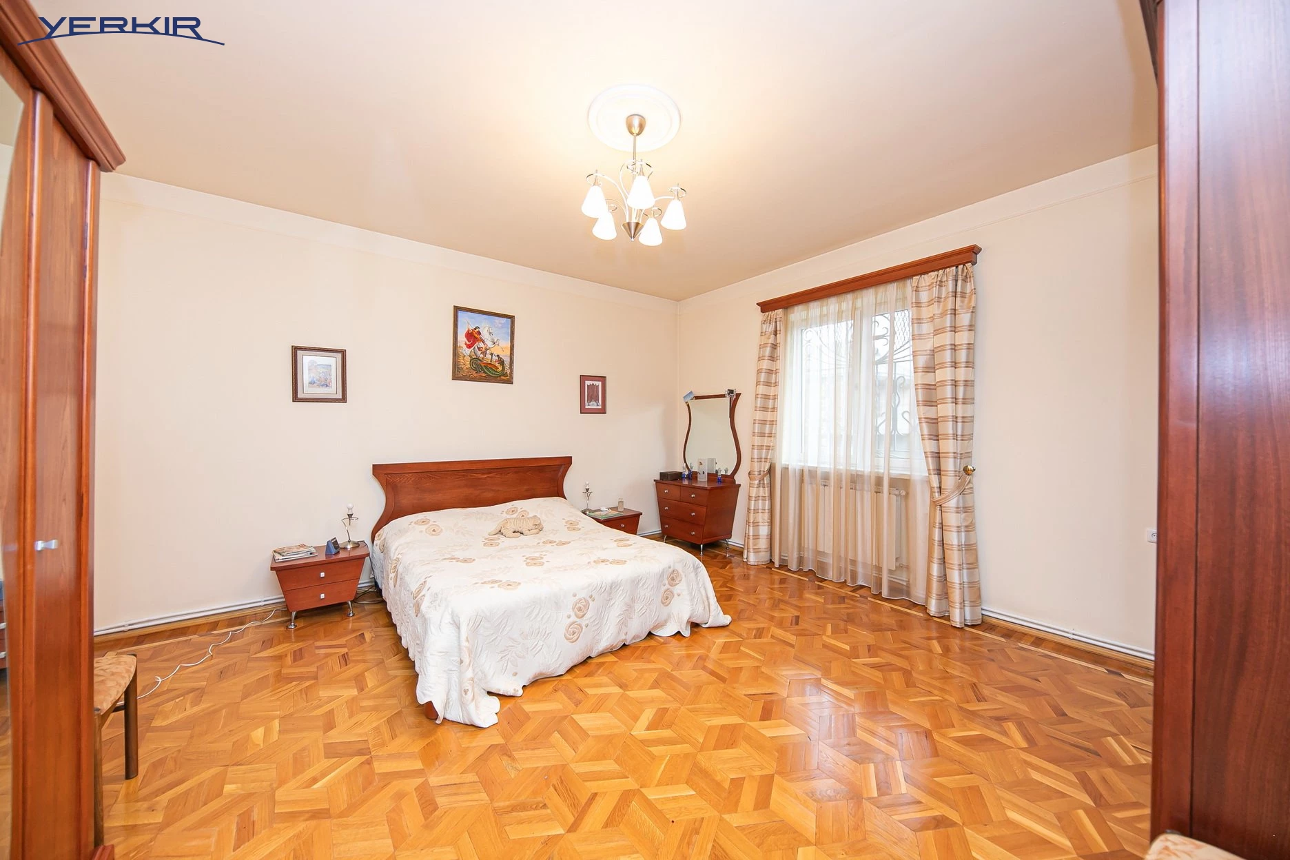 Առանձնատներ Կոդ` 8+517880