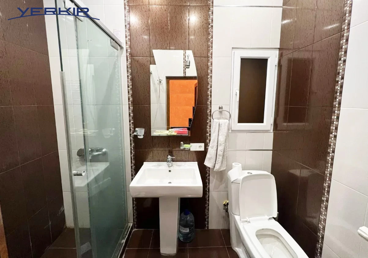 Apartments Code: 5+314479