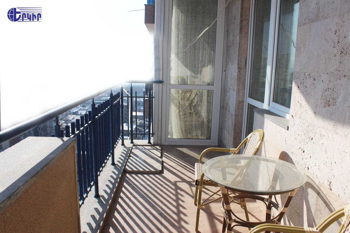 Квартиры Код 6+33020