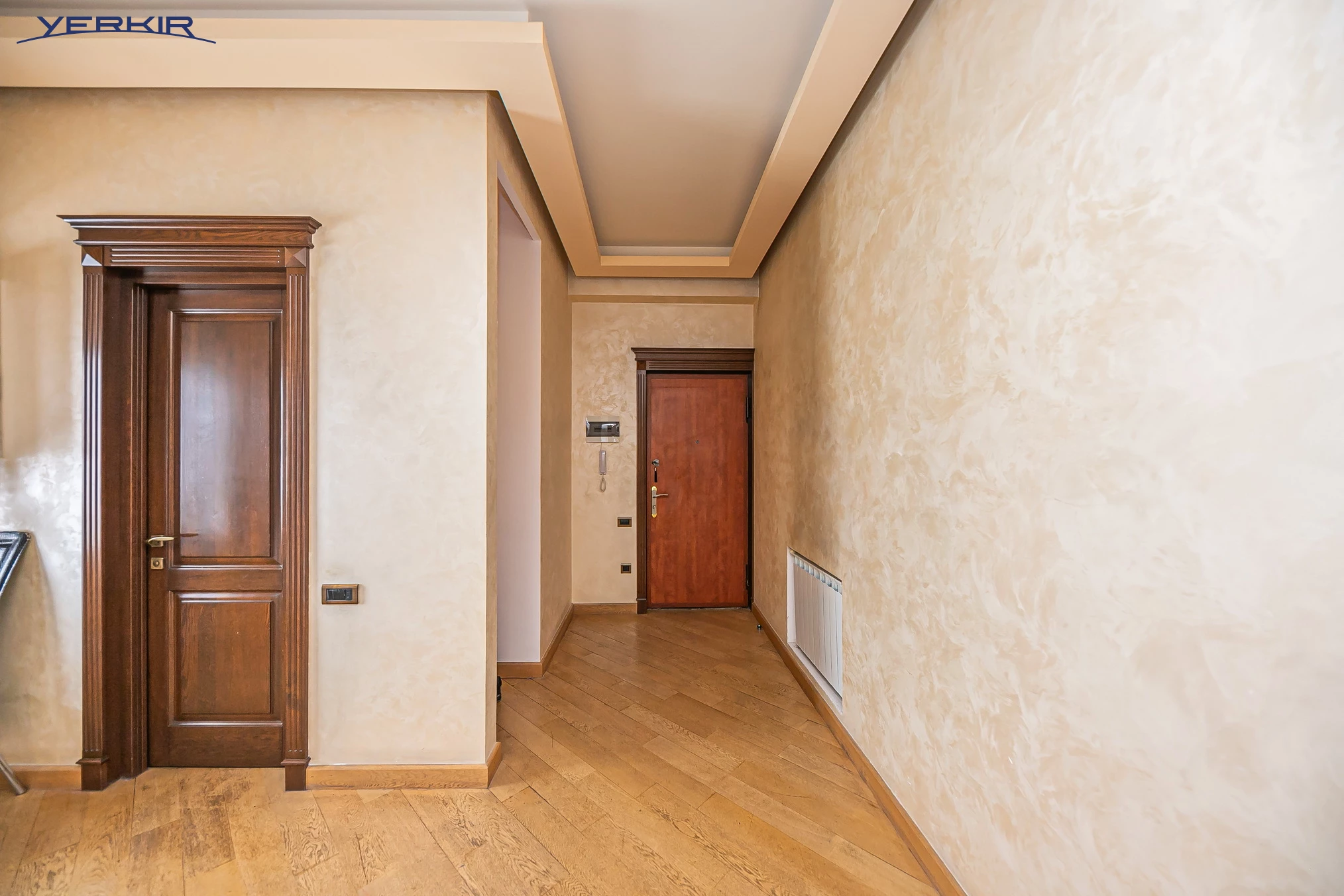 Apartments Code: 10+418702