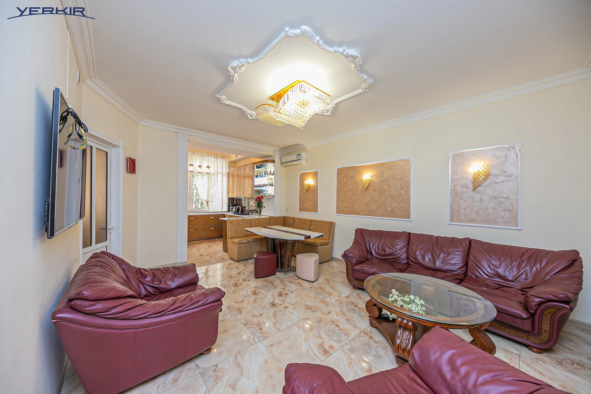 Apartments Code: 5+418984