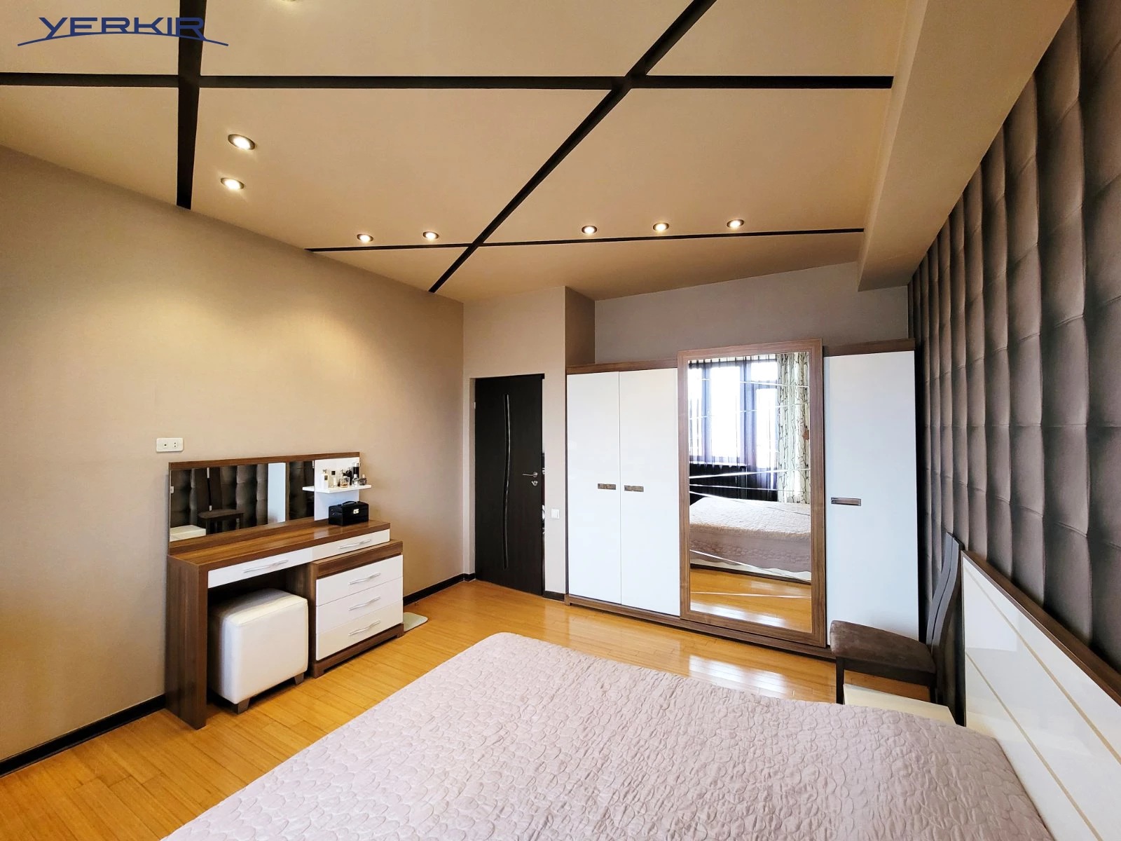 Apartments Code: 10+320199