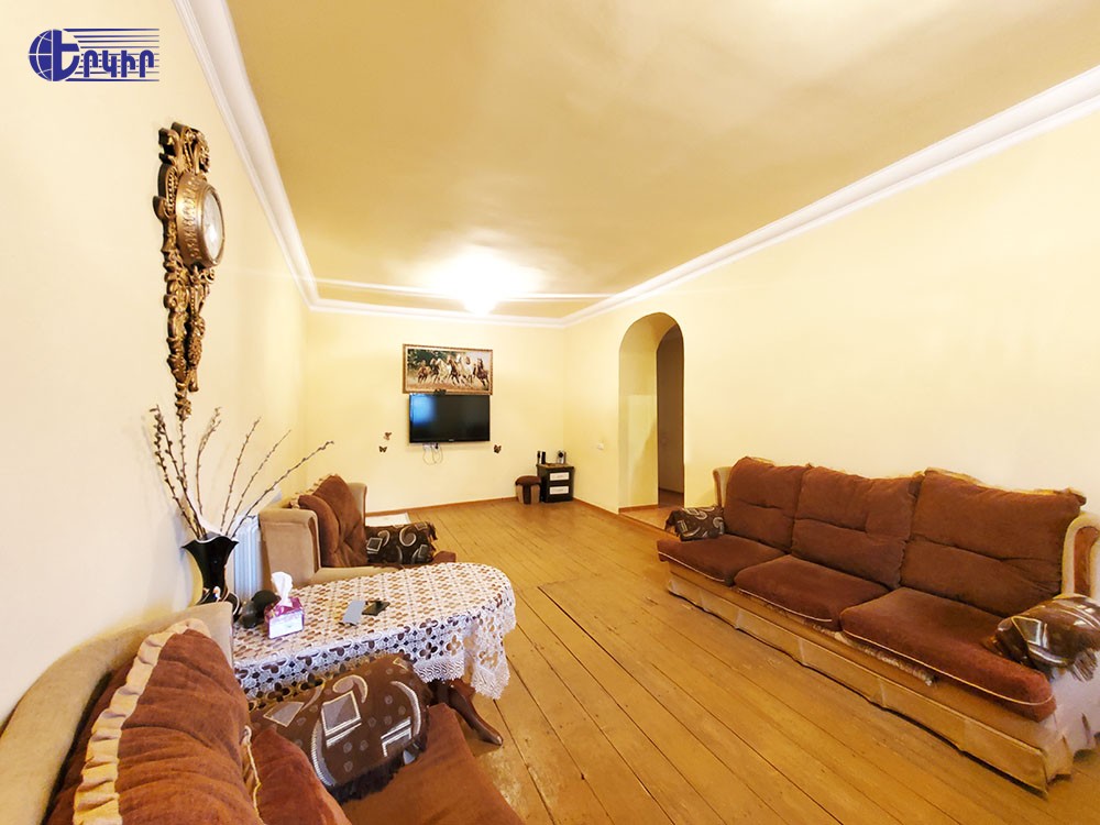 Առանձնատներ Կոդ` 2+51008