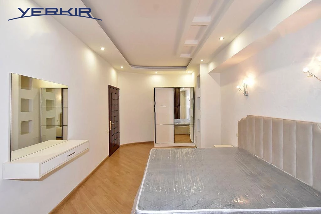 Բնակարաններ Կոդ` 5+407711