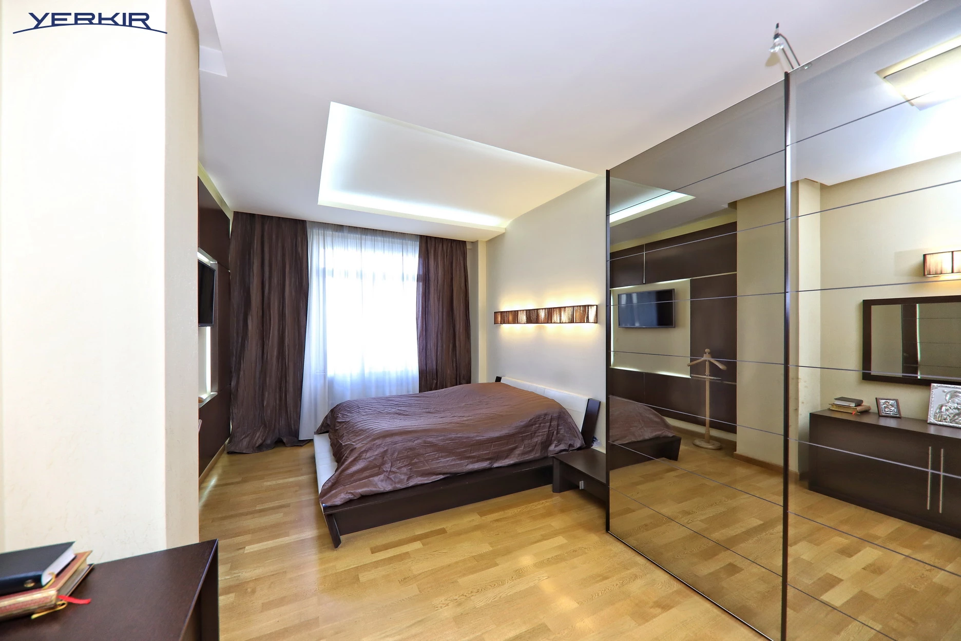 Apartments Code: 1+8347796