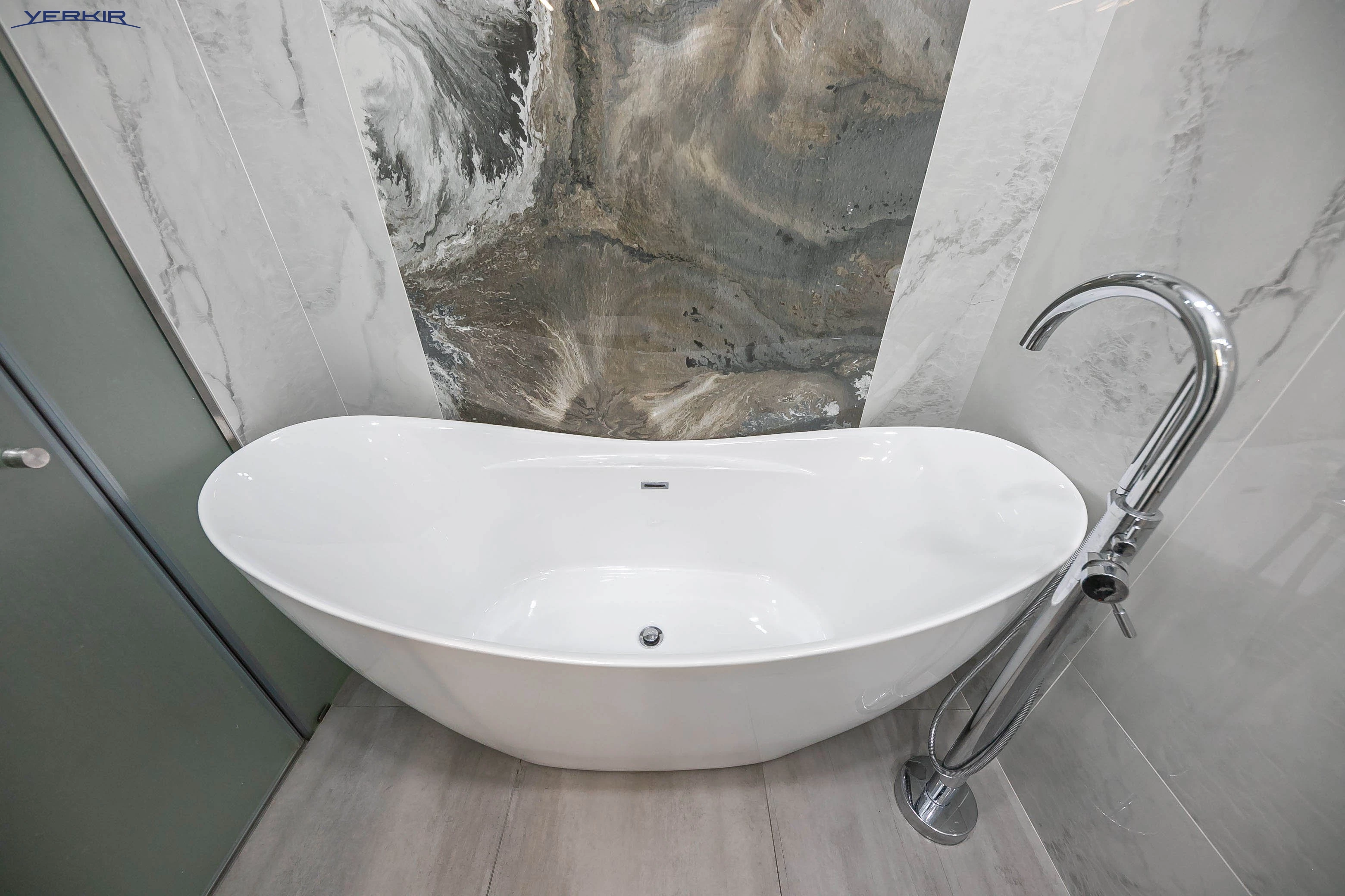 Apartments Code: 9+420819