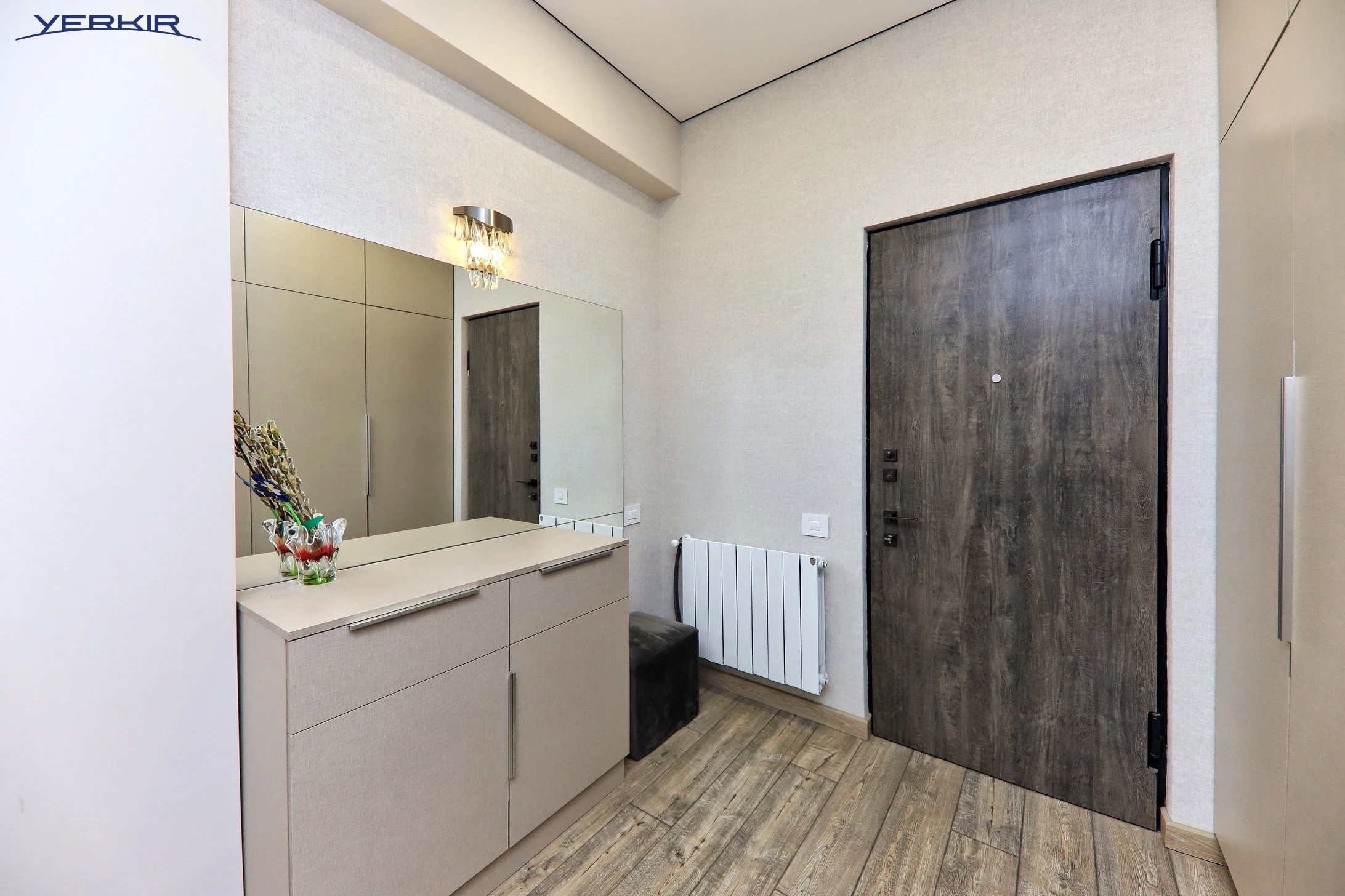 Apartments Code: 9+4161020