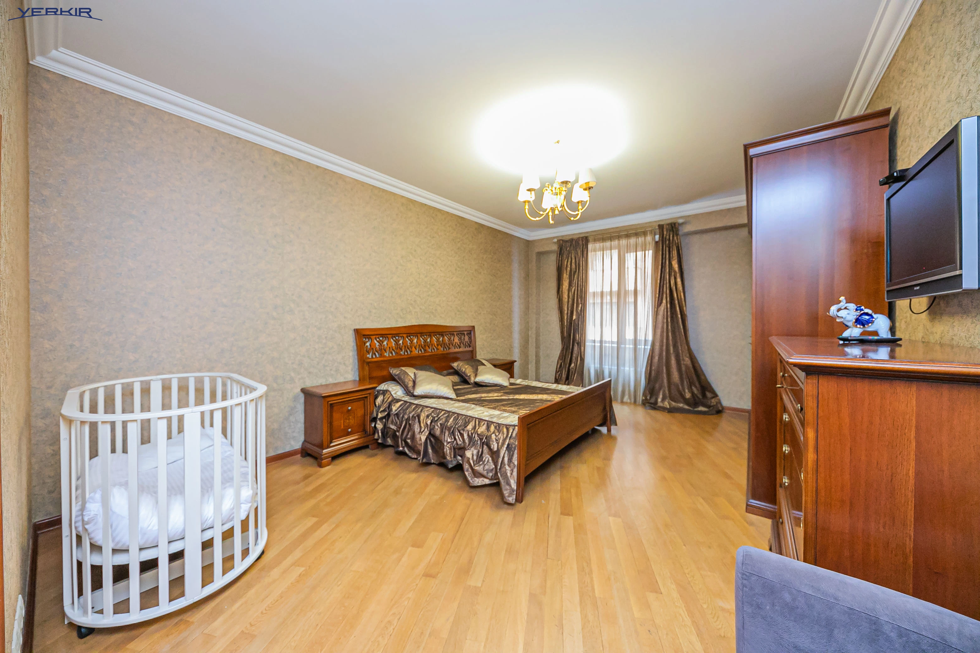 Apartments Code: 5+420265