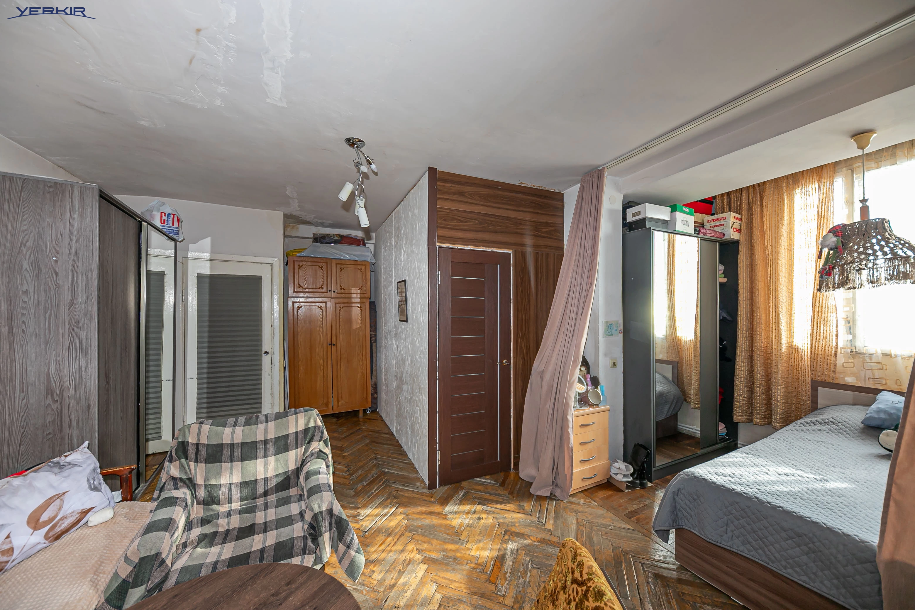 Բնակարաններ Կոդ` 5+121640