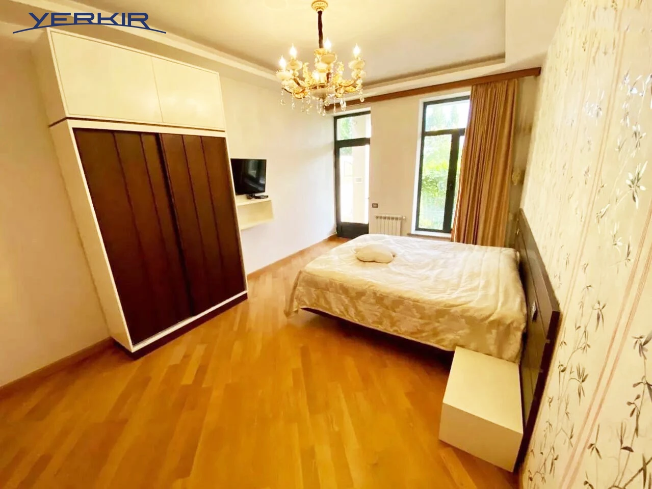 Առանձնատներ Կոդ` 9+518540