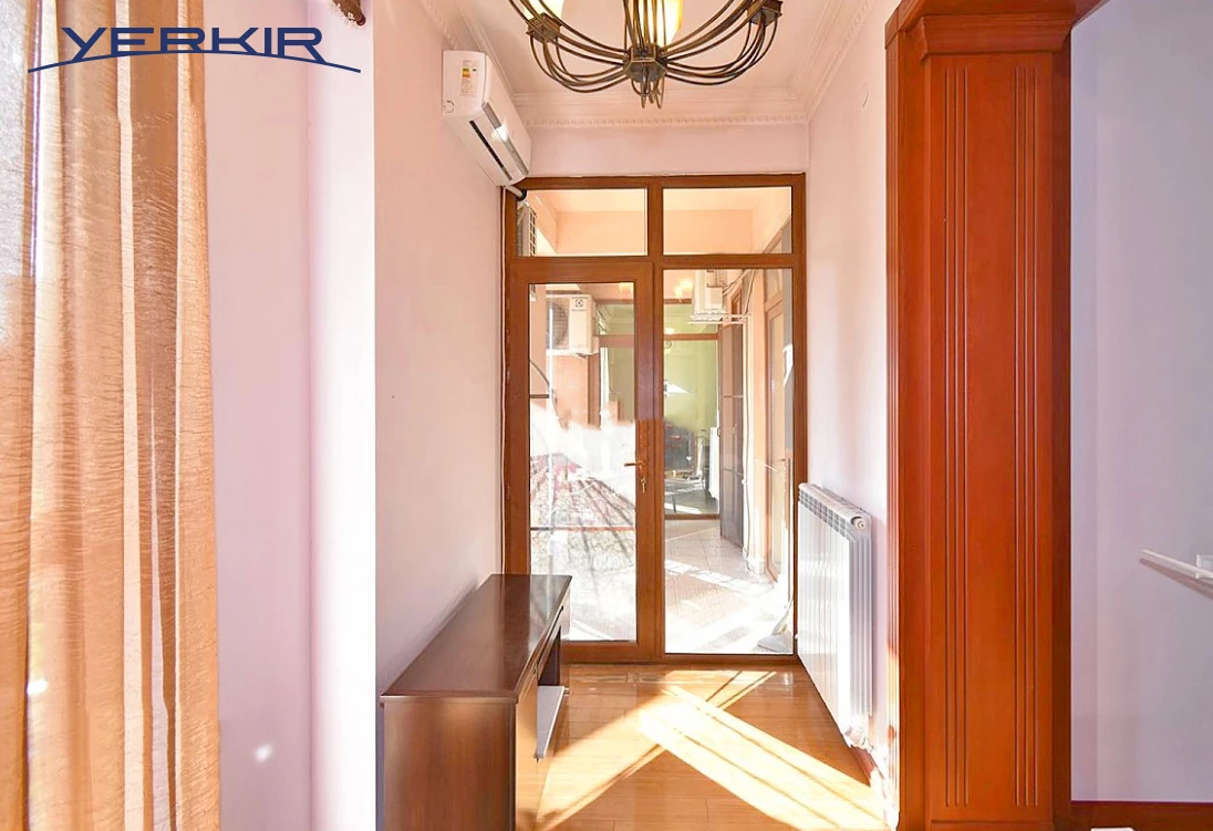 Բնակարաններ Կոդ` 5+308400