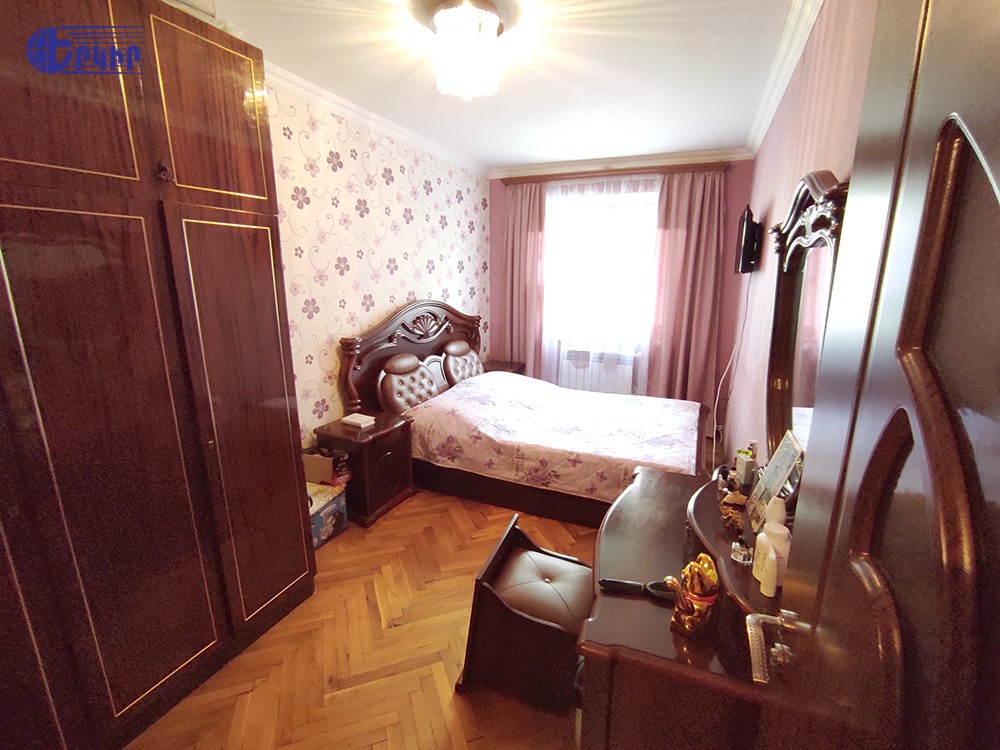 Բնակարաններ Կոդ` 5+301032