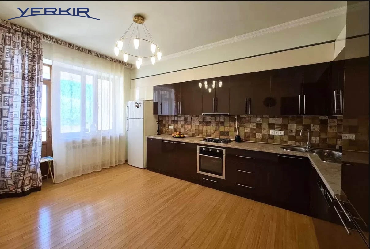 Apartments Code: 10+411308