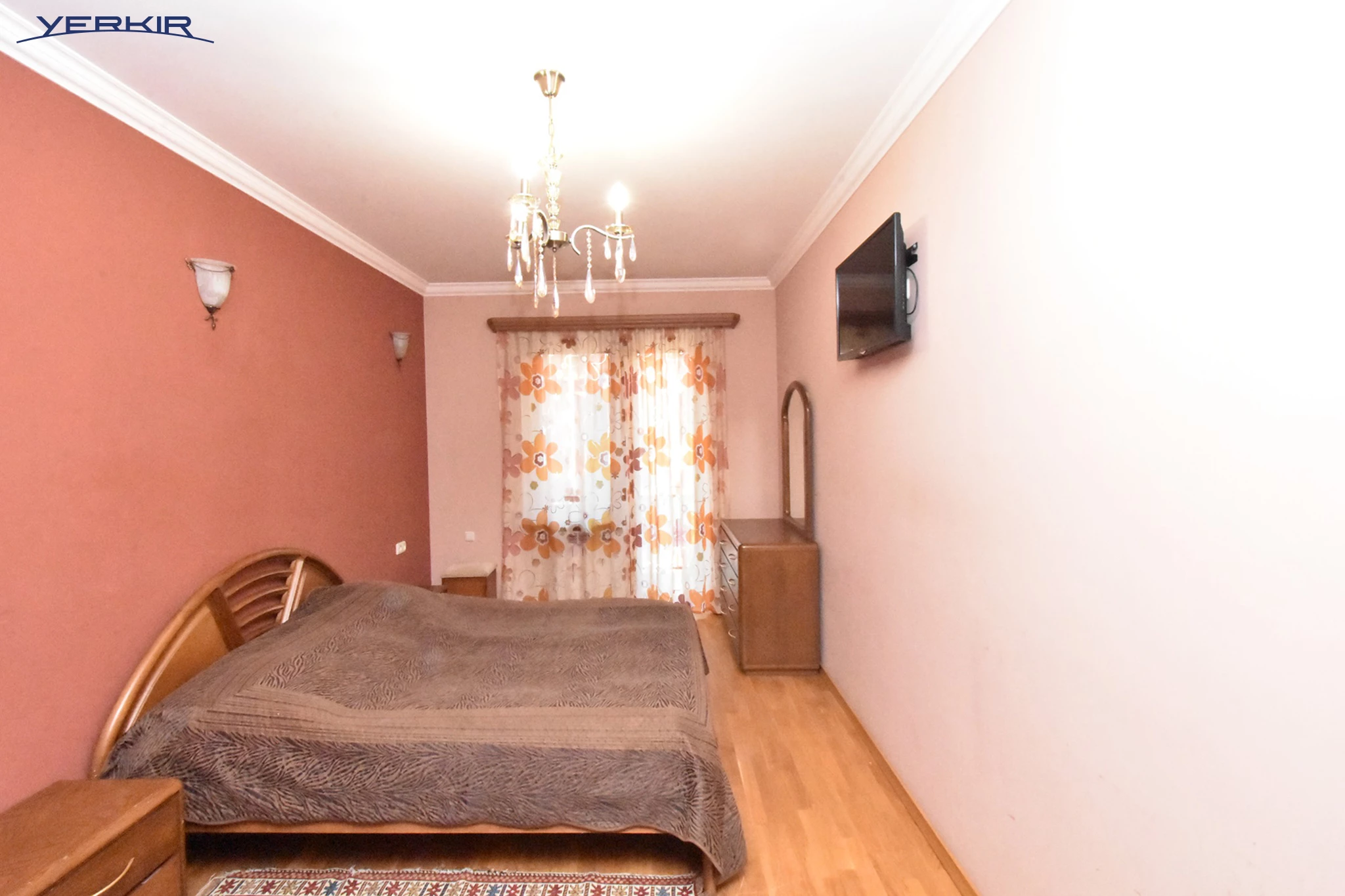 Apartments Code: 5+220703