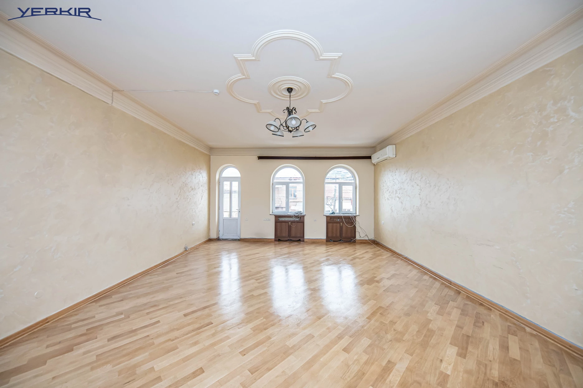 Houses Code: 3+513404