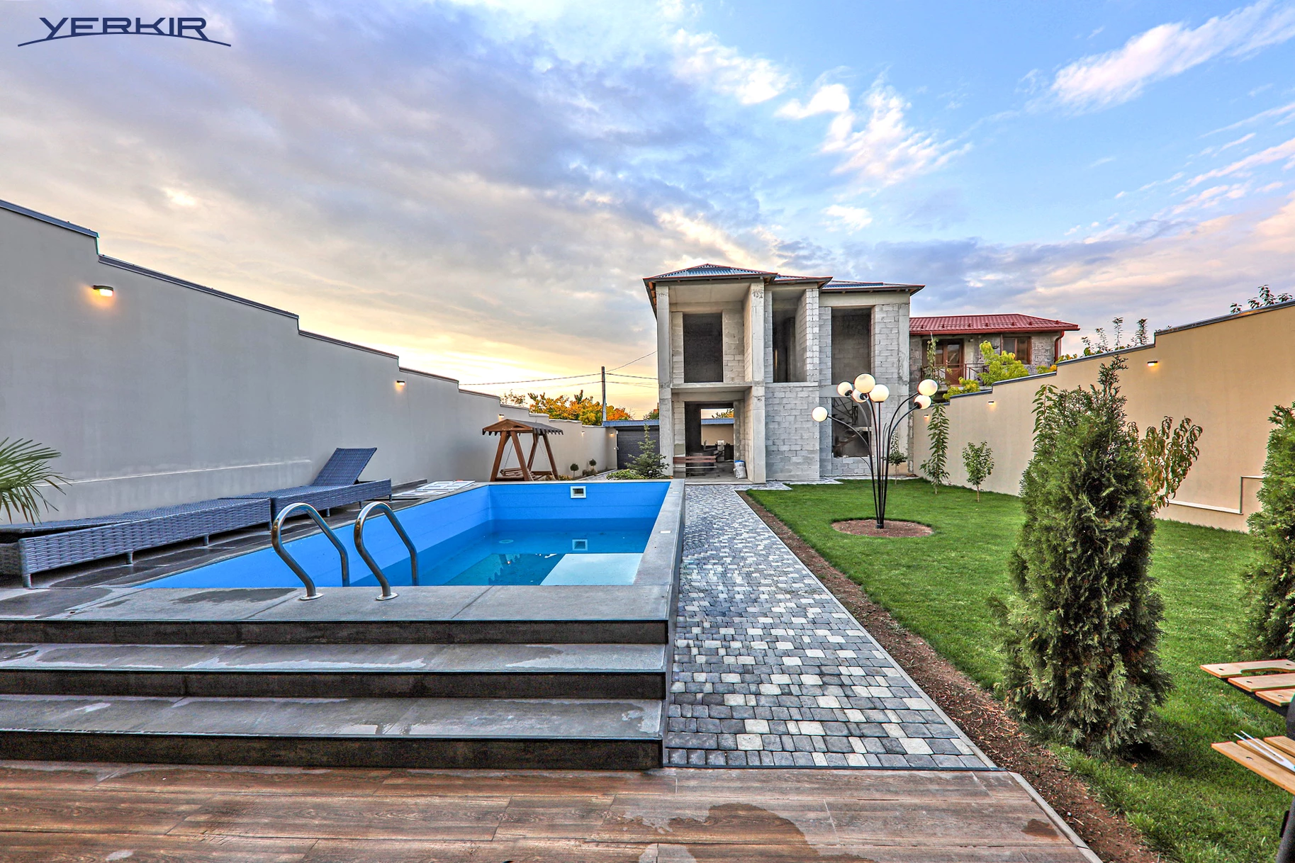 Houses Code: 3+513795